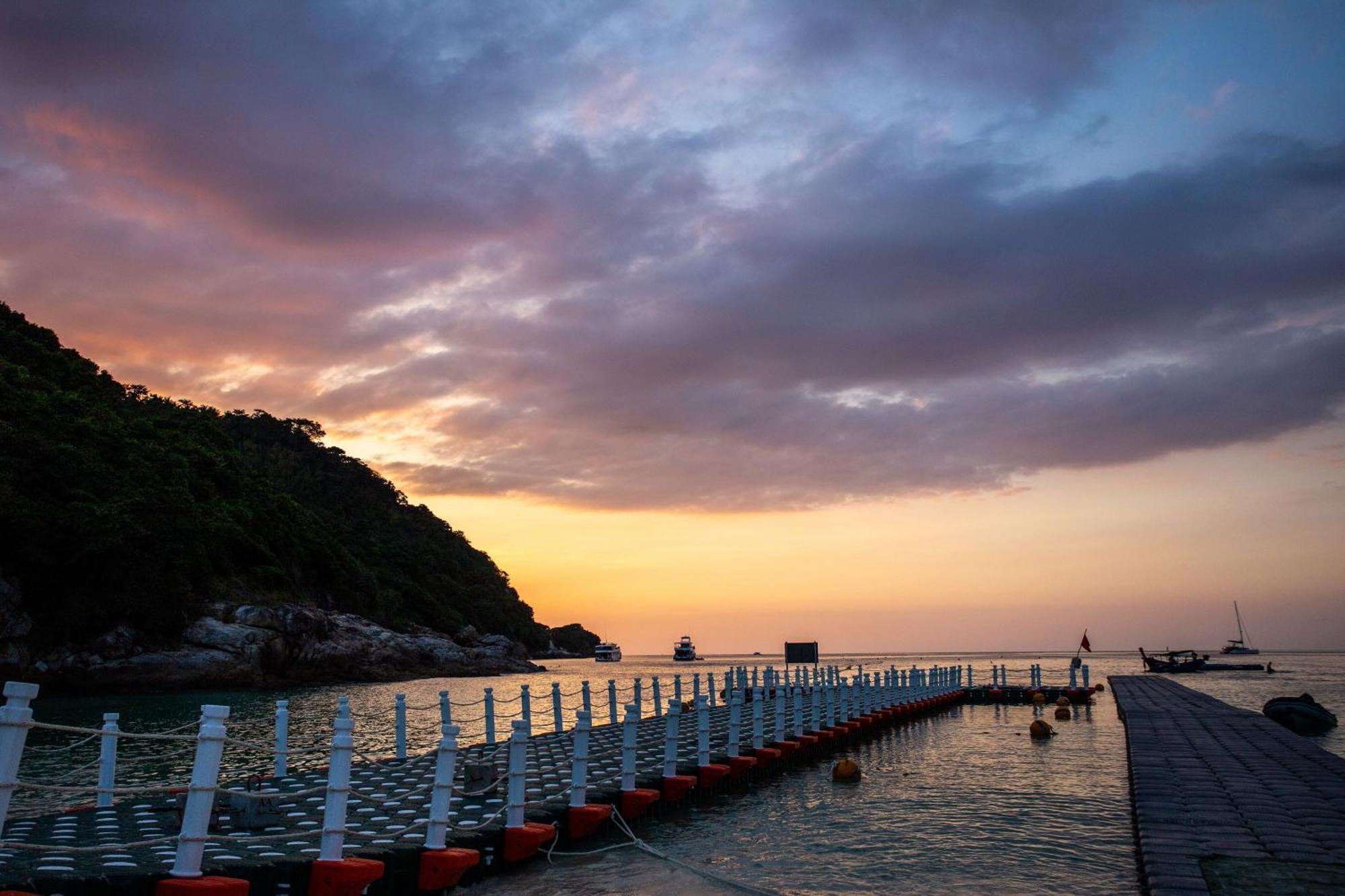 Ban Raya Resort And Spa Koh Racha Yai Ngoại thất bức ảnh